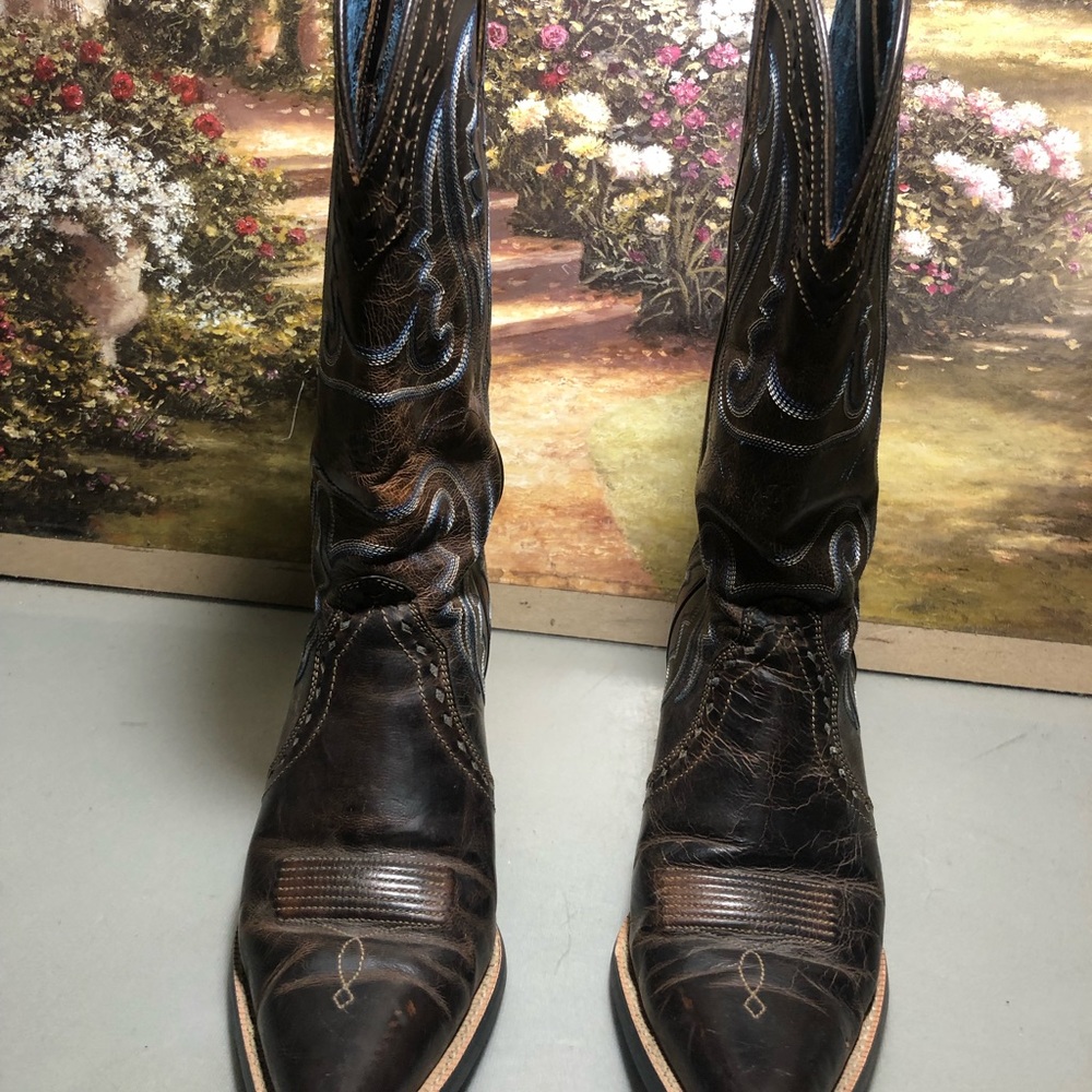 Ariat women’s boots sz 7 B